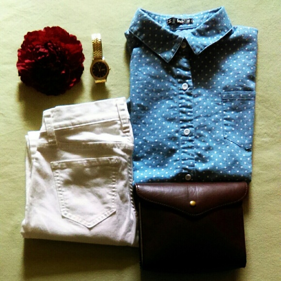 SheIn Tops - 🌼SALE!🌼Women's tie front chambray shirt